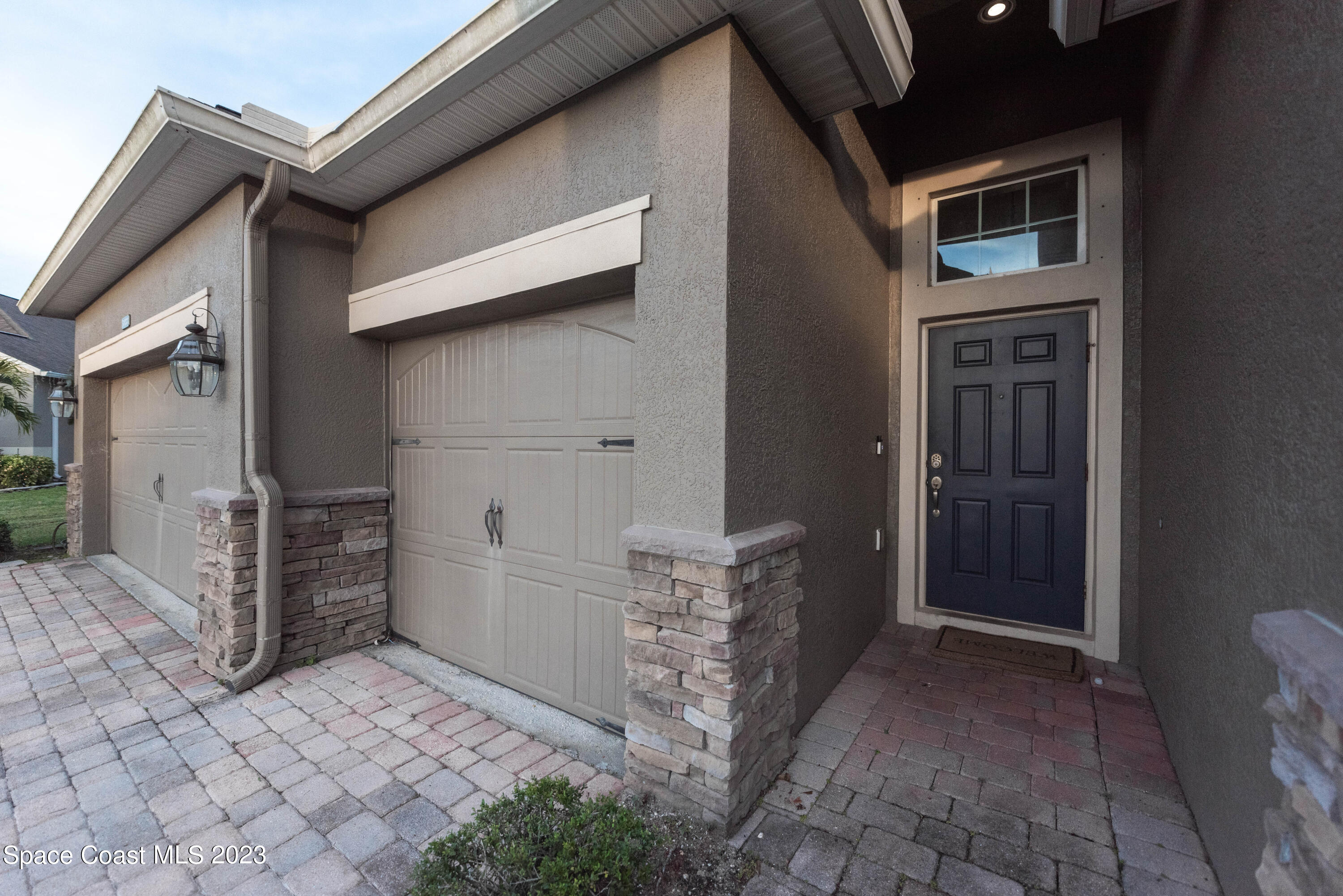 5988 Croydon Court