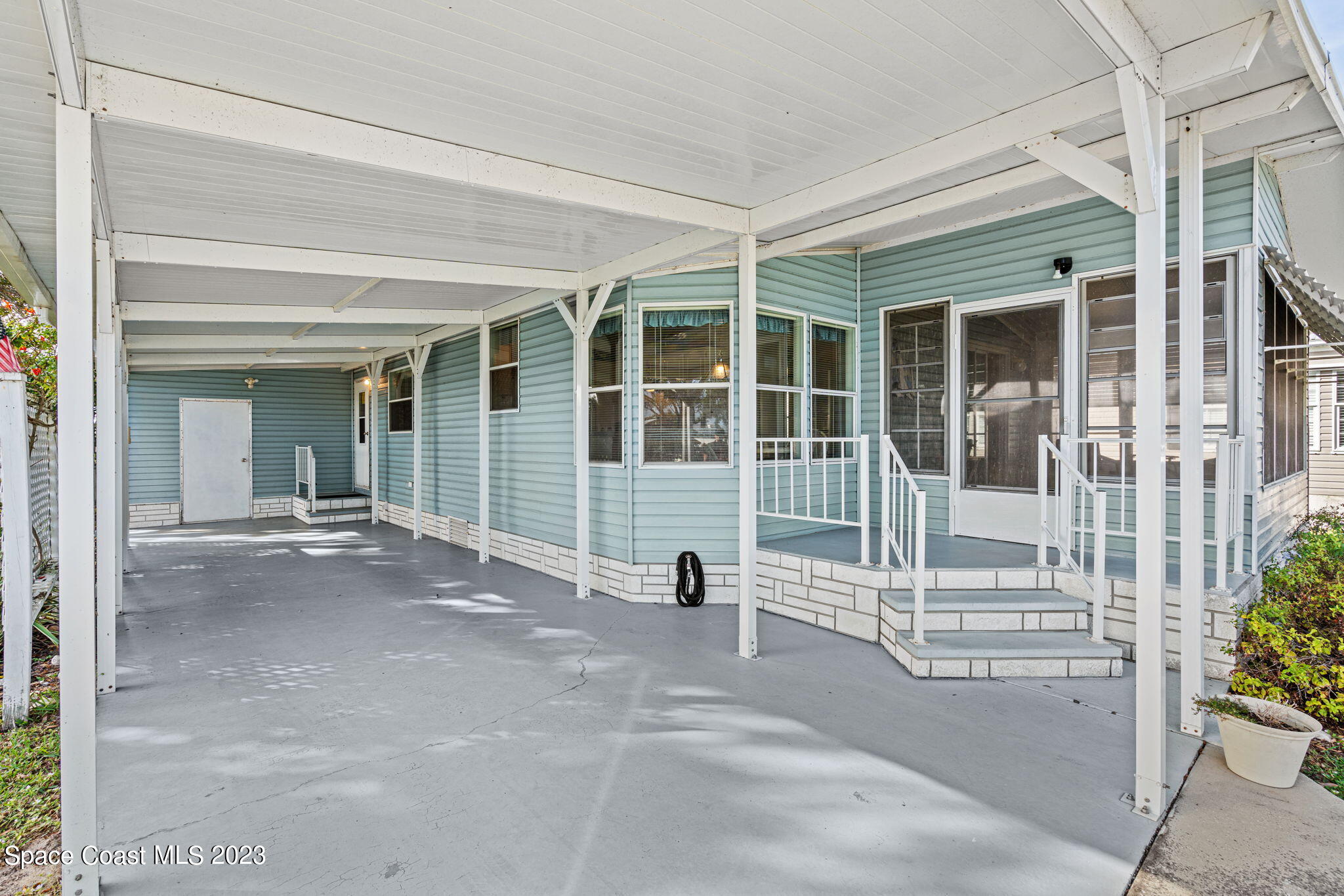 701 Gladiolus Drive