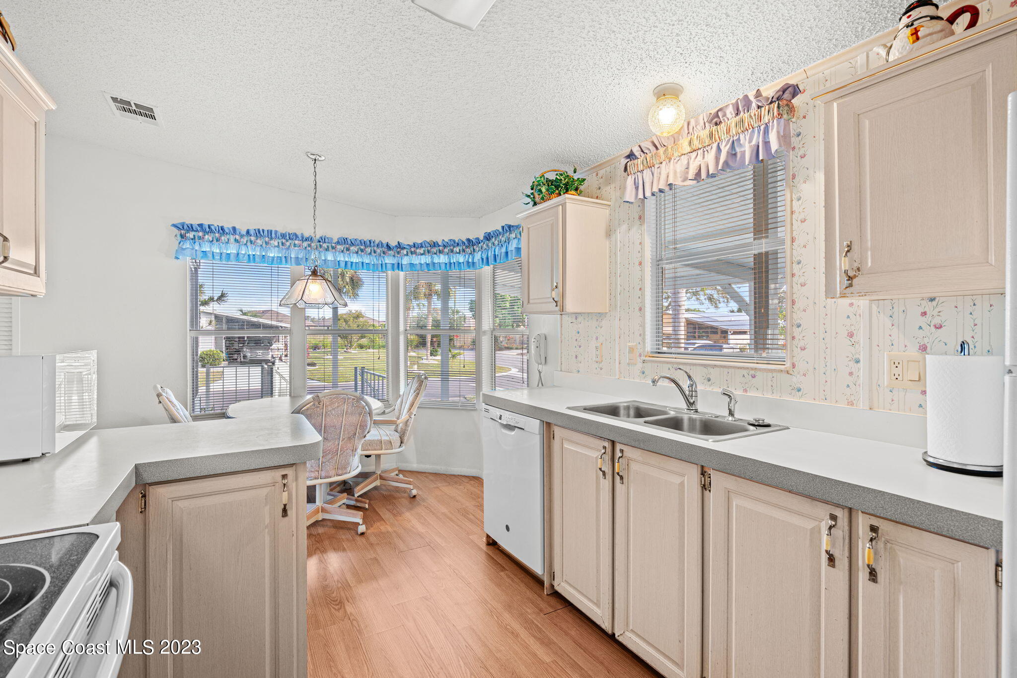 701 Gladiolus Drive