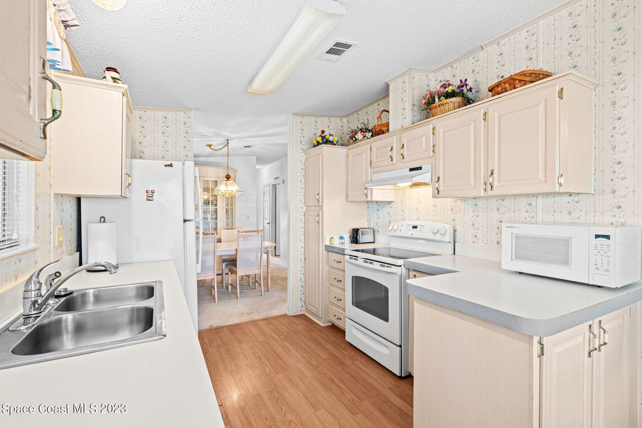 701 Gladiolus Drive