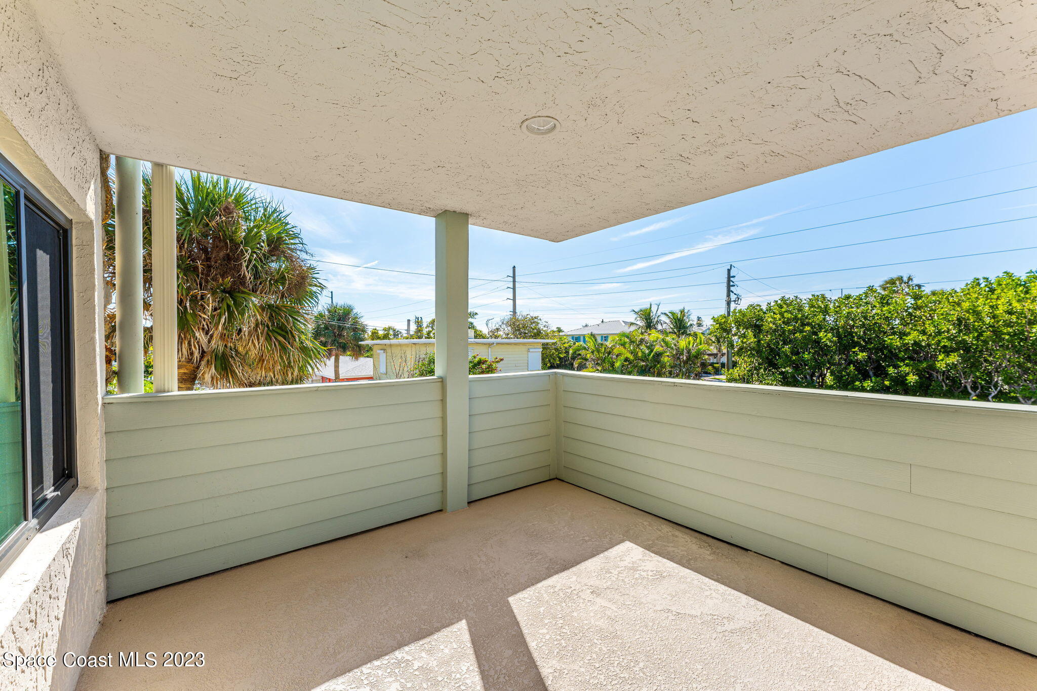 700 Wavecrest Ave, Unit 206