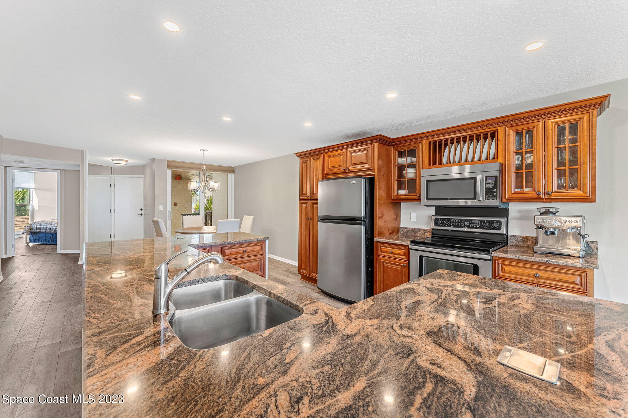 700 Wavecrest Ave, Unit 206