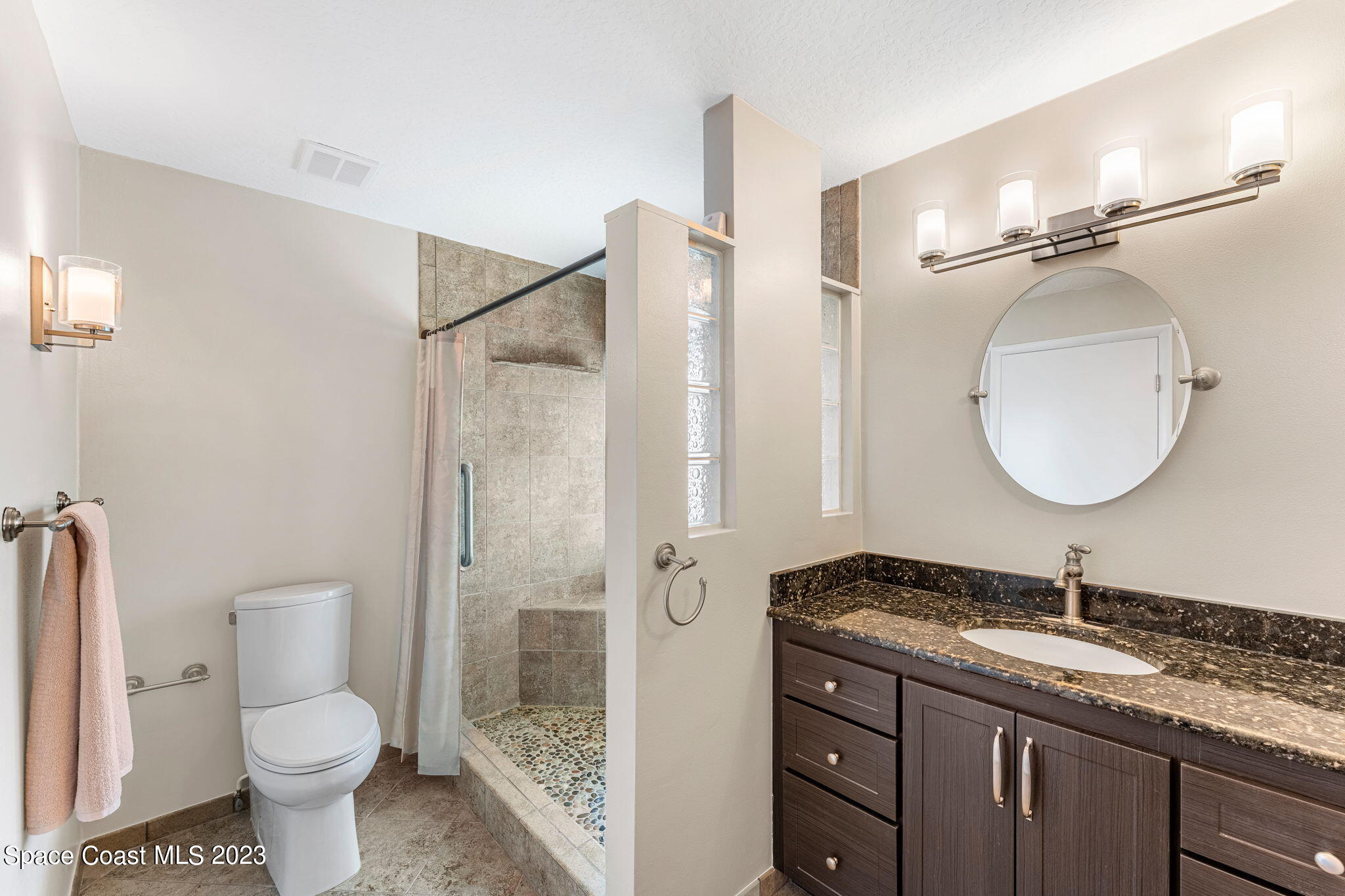 700 Wavecrest Ave, Unit 206
