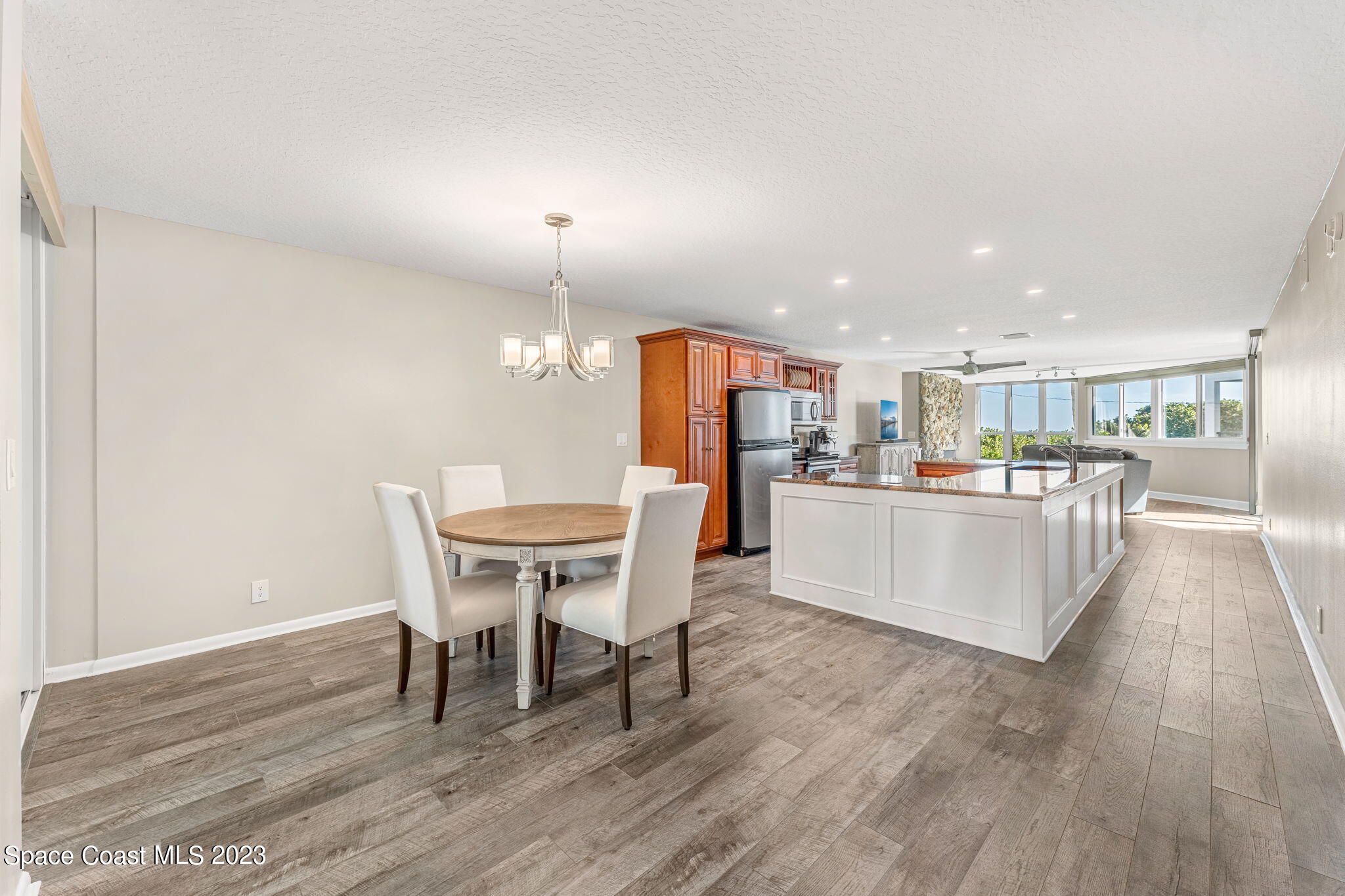 700 Wavecrest Ave, Unit 206