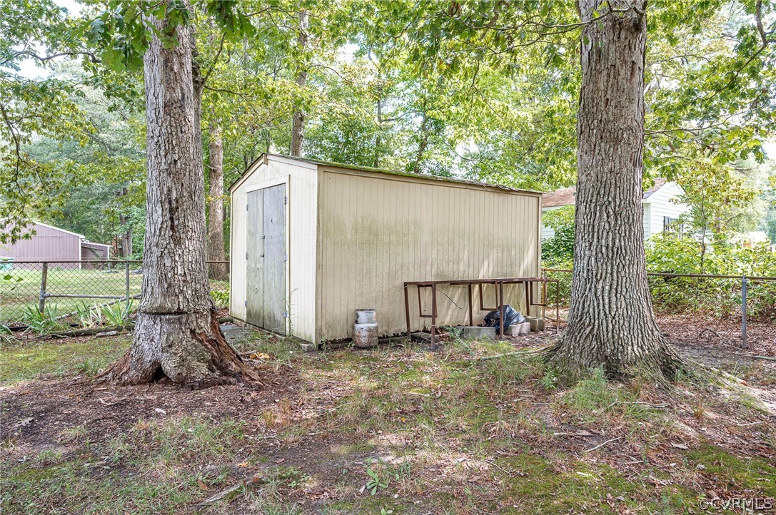 6413 Windcroft Rd