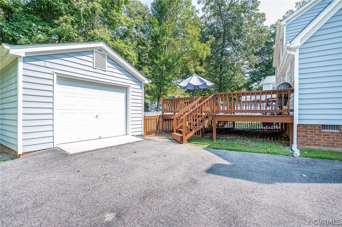 10400 Hamlin Dr