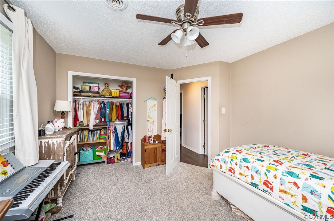 8618 Firethorne Ln