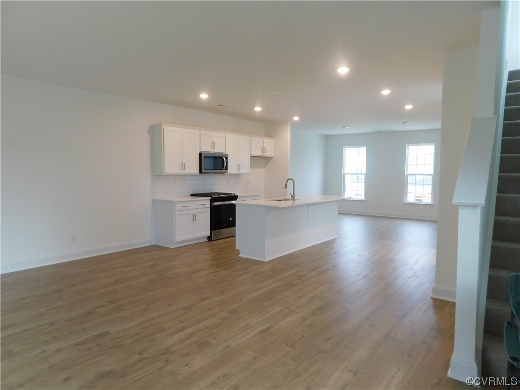7037 Leire Ln