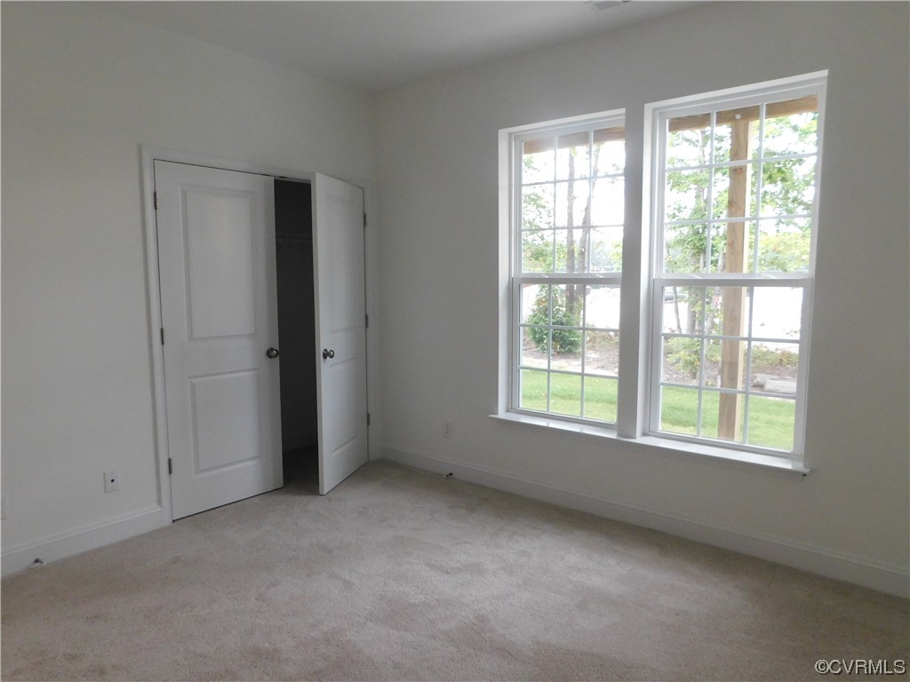 7037 Leire Ln