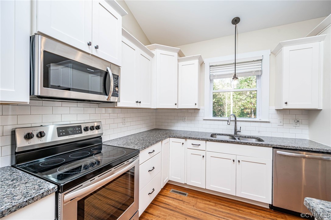 9080 Deep Creek Ct