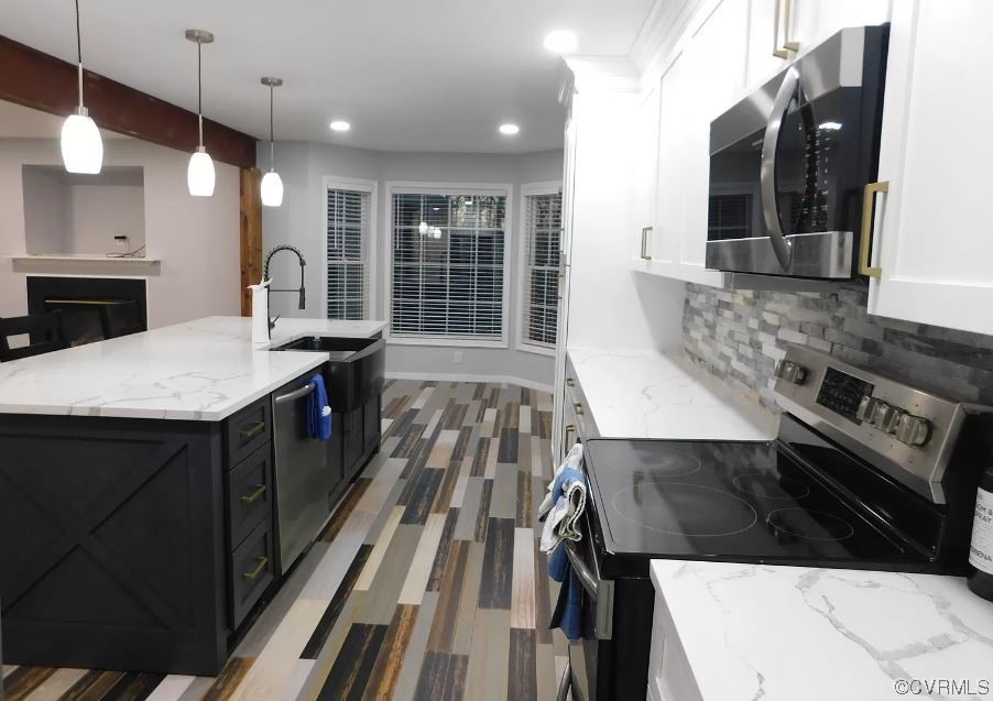 1230 Archie Ln