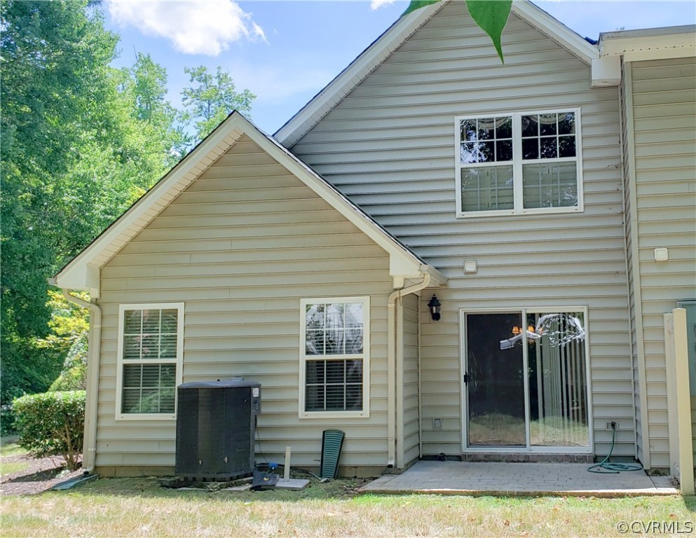 11 Claiborne Dr