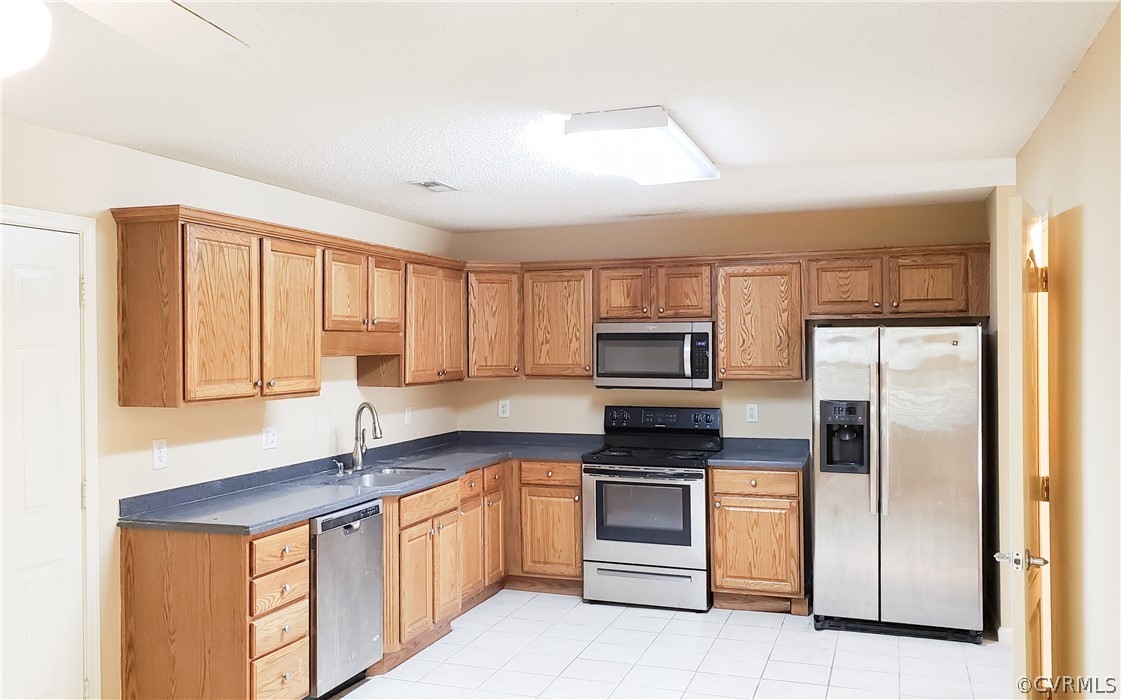 11 Claiborne Dr