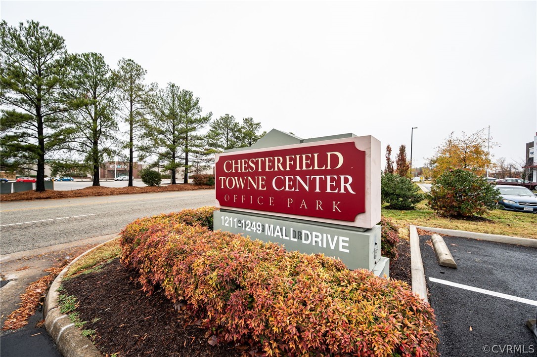 1233 Mall Dr