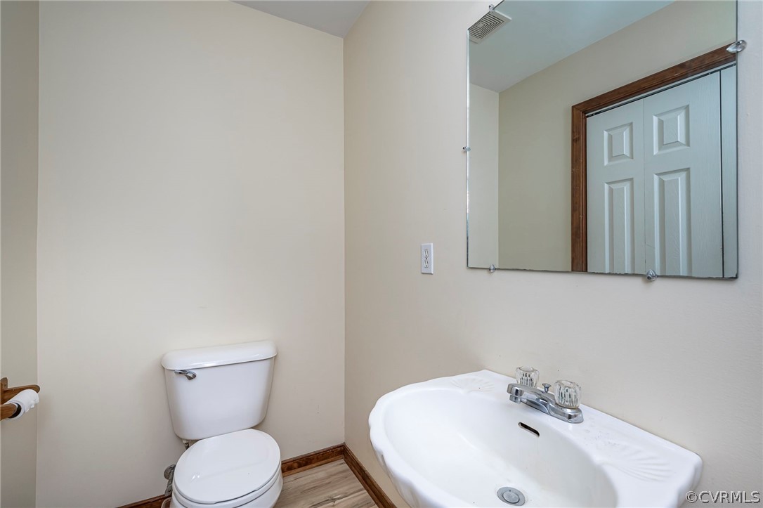 21521 Runaround Ln