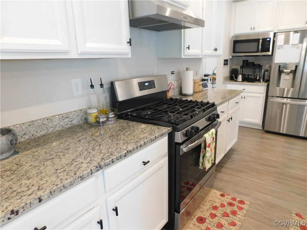 2212 Carters Bridge Pl