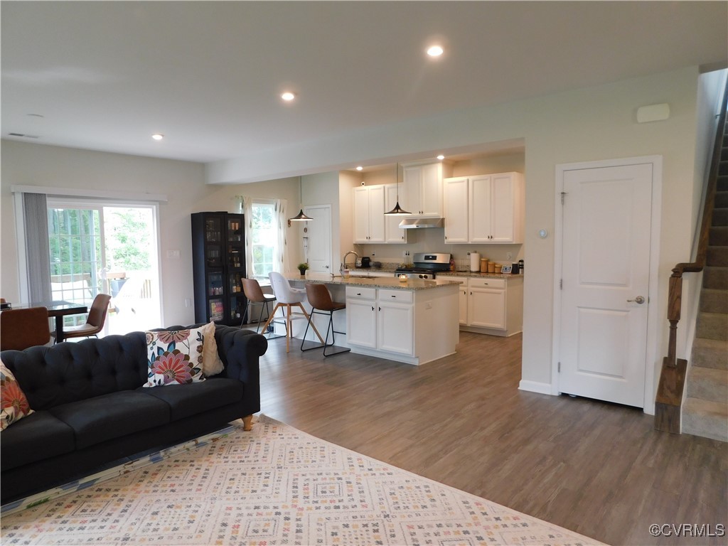 2212 Carters Bridge Pl