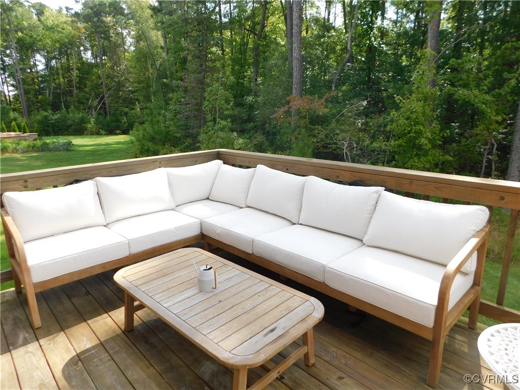 2212 Carters Bridge Pl