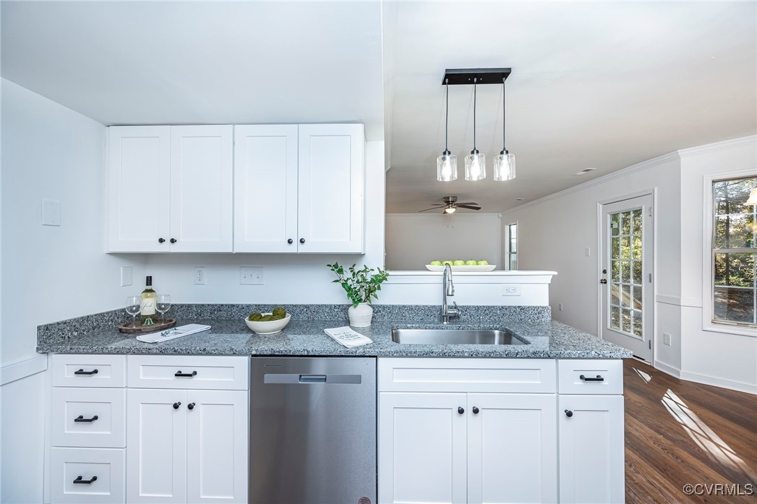 5924 Silver Oak Ln