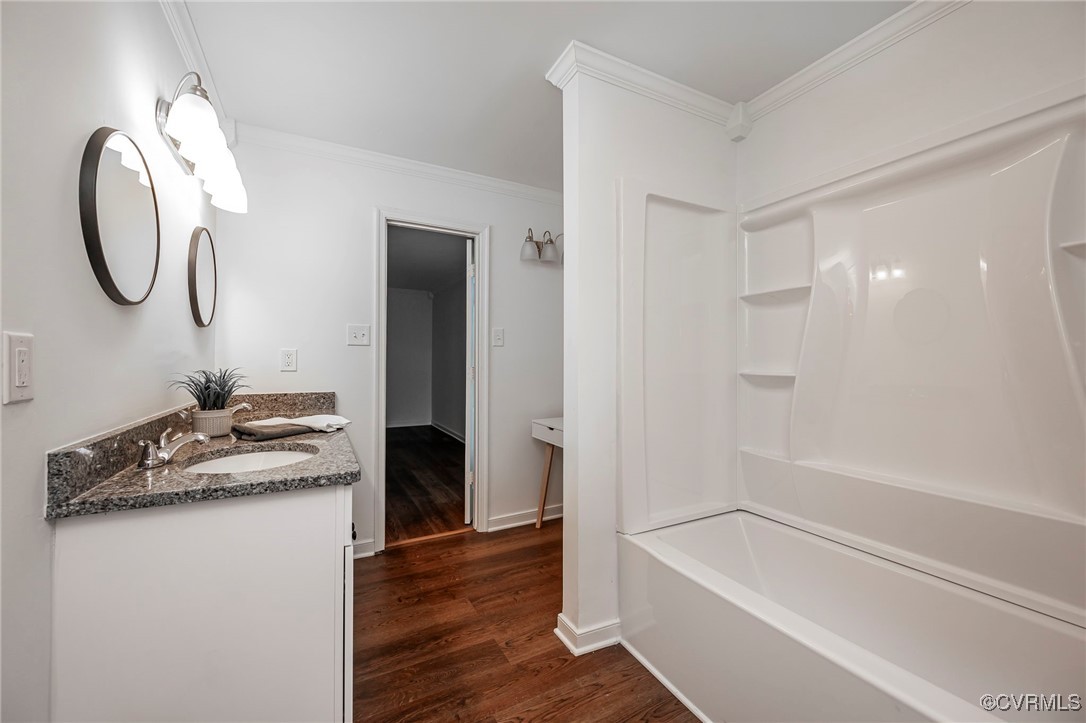 5924 Silver Oak Ln