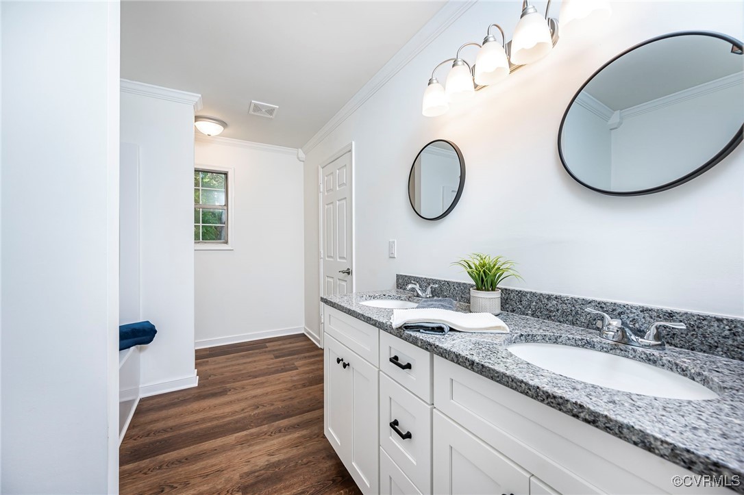 5924 Silver Oak Ln
