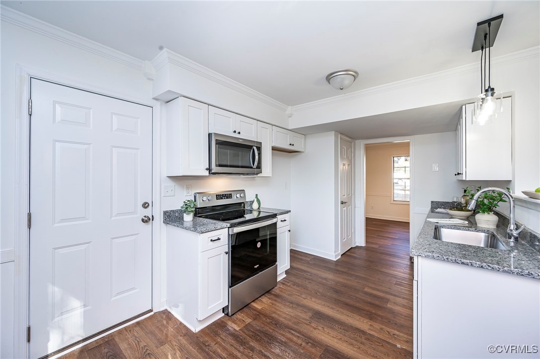 5924 Silver Oak Ln