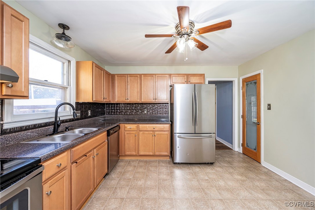 4018 Hidden Valley Rd