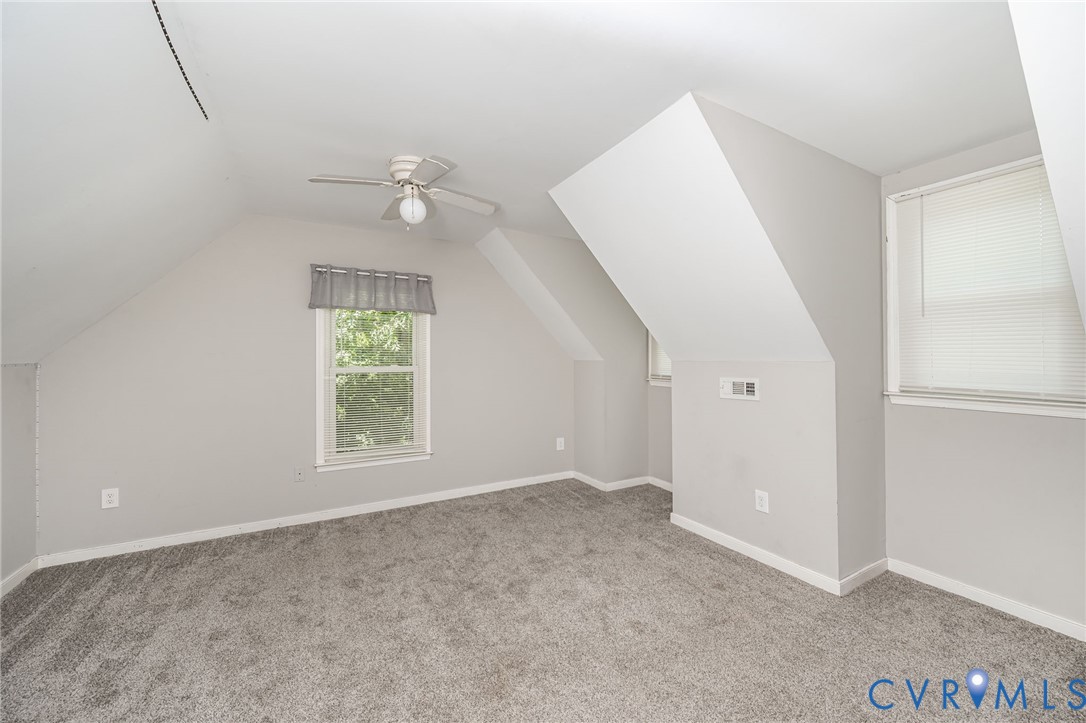 10306 Lifford Ln