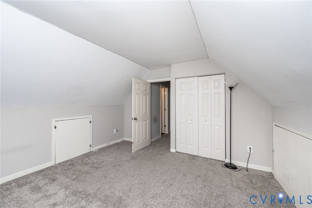 10306 Lifford Ln