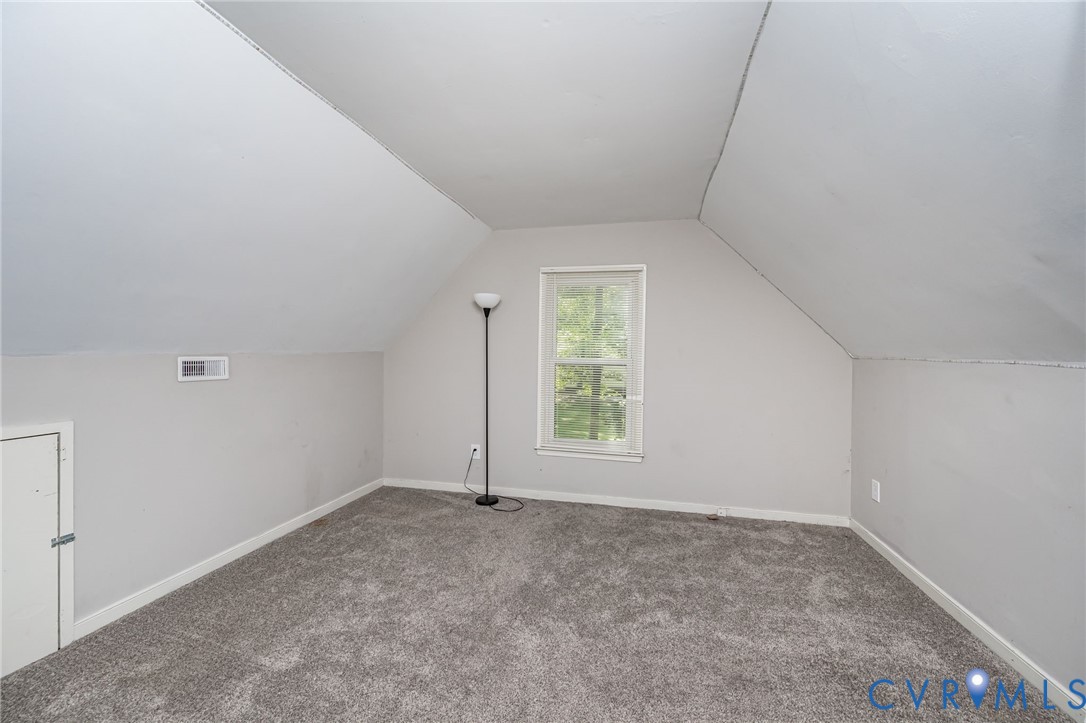10306 Lifford Ln