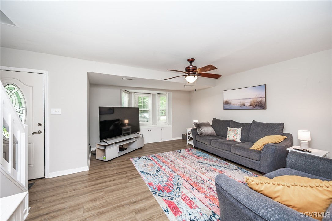 10306 Lifford Ln