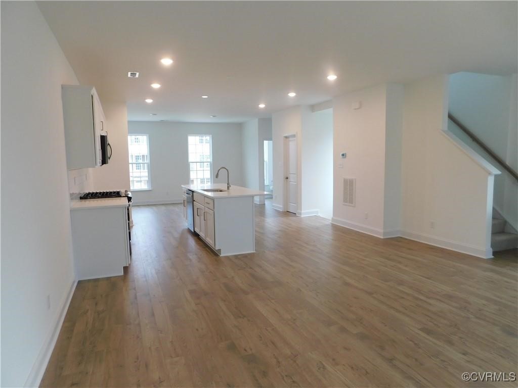 7037 Leire Ln