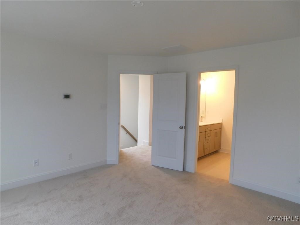 7037 Leire Ln