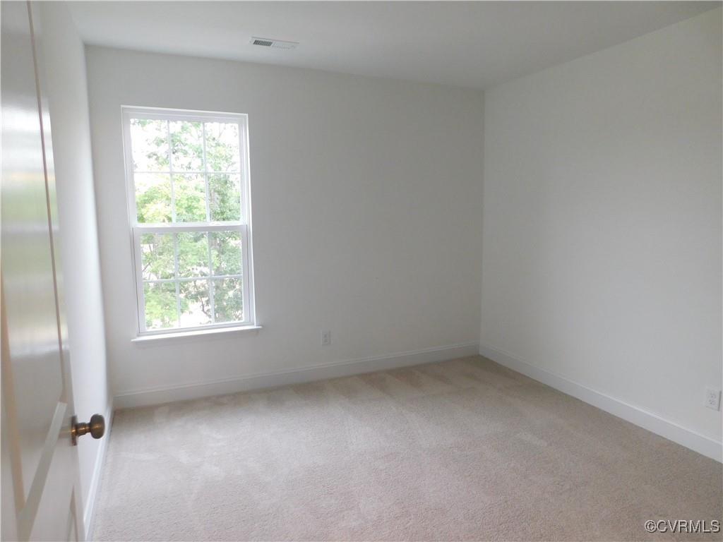 7037 Leire Ln