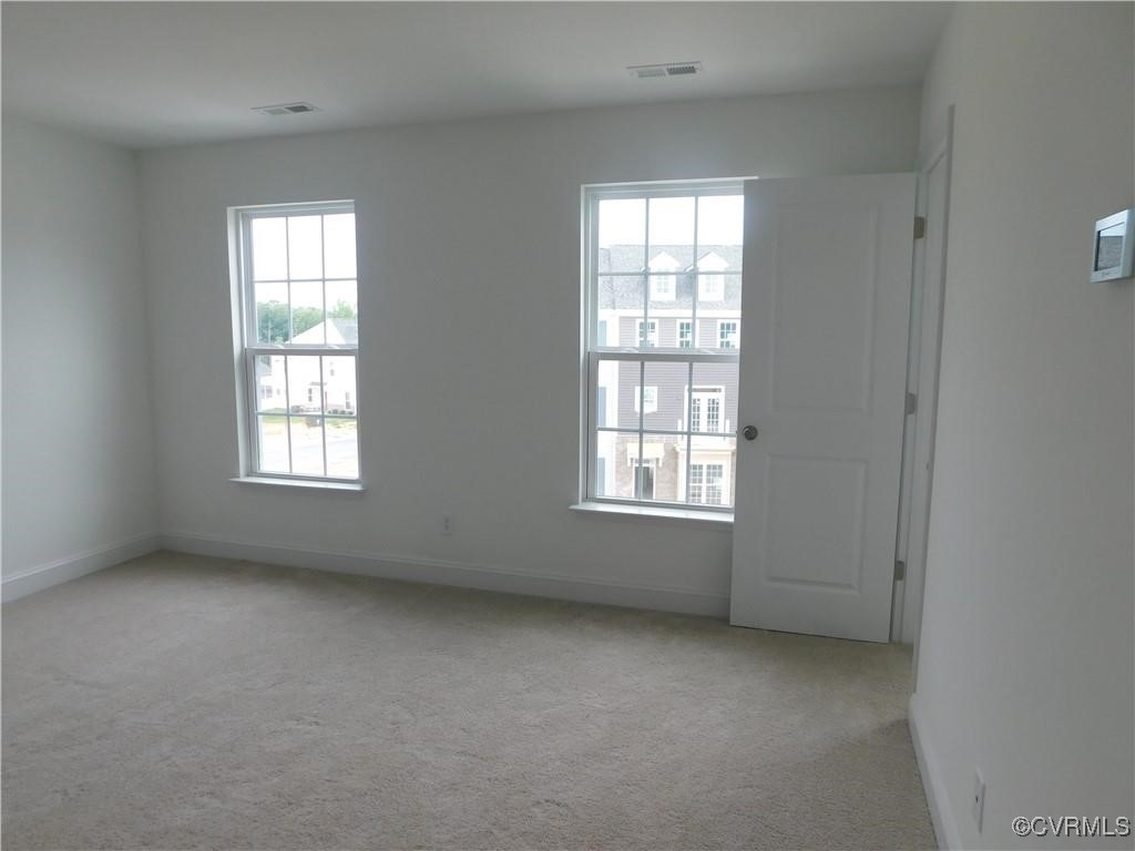 7037 Leire Ln