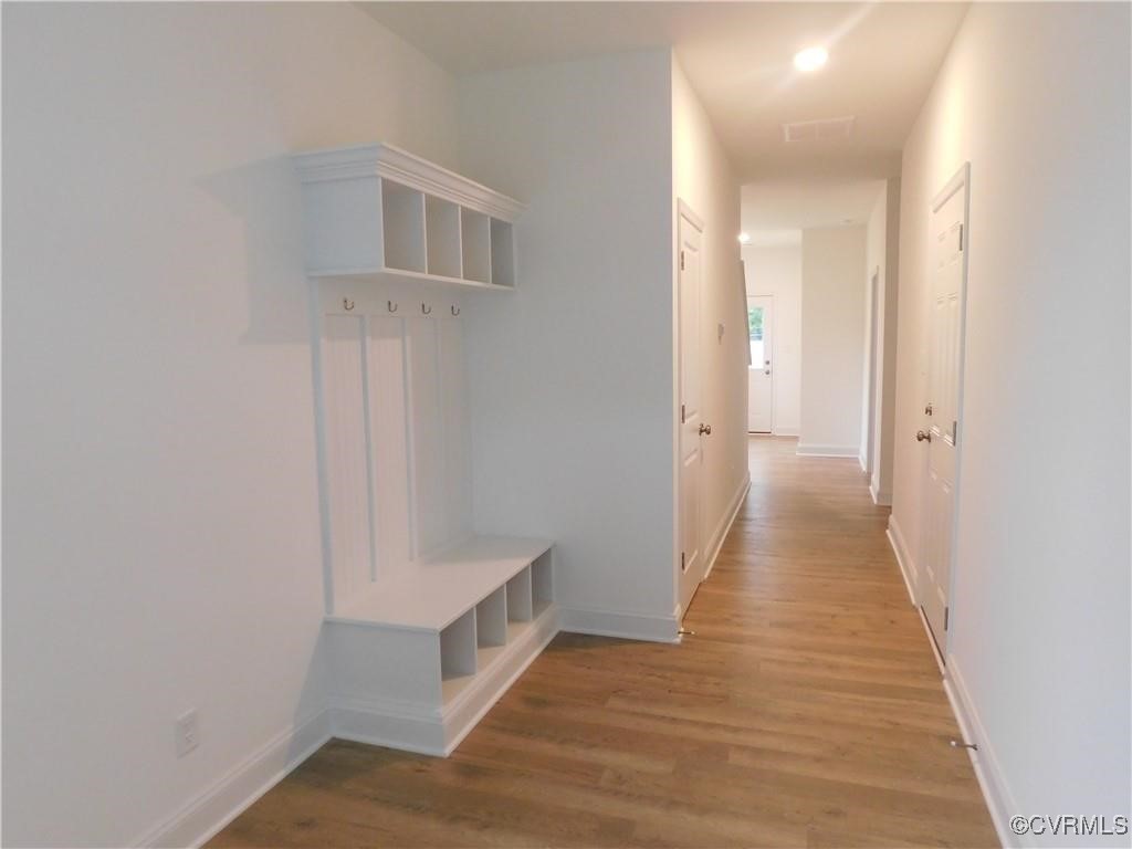 7037 Leire Ln