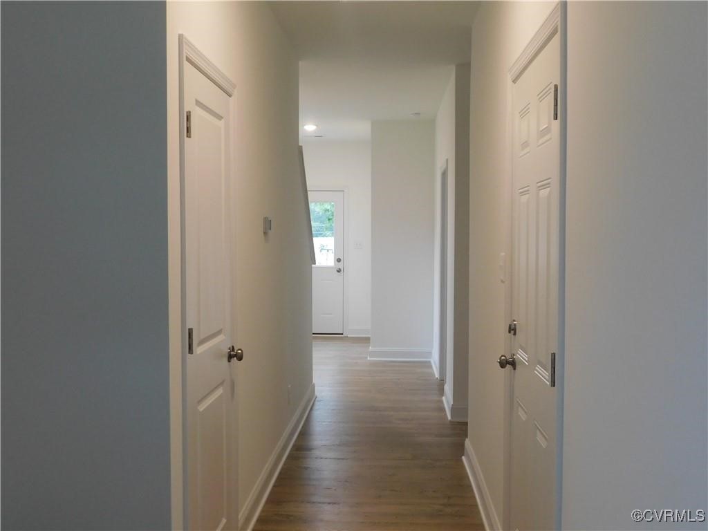 7037 Leire Ln