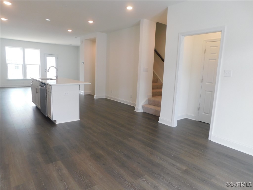 7004 Leire Ln