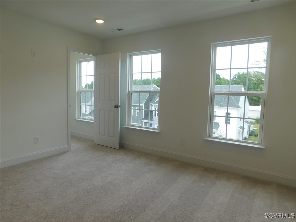 7004 Leire Ln