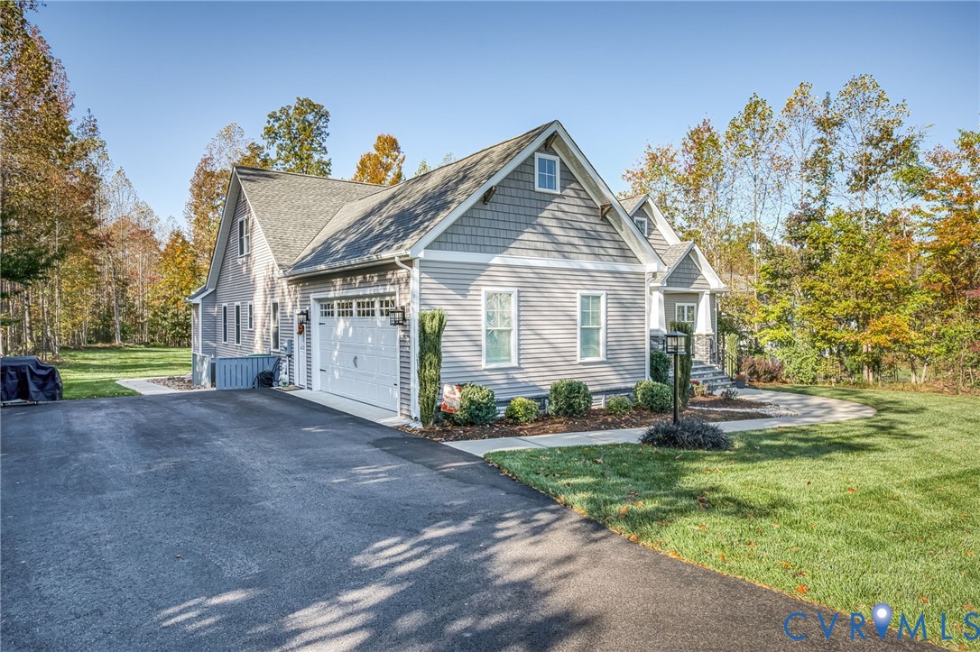 8113 Lake Margaret Ter