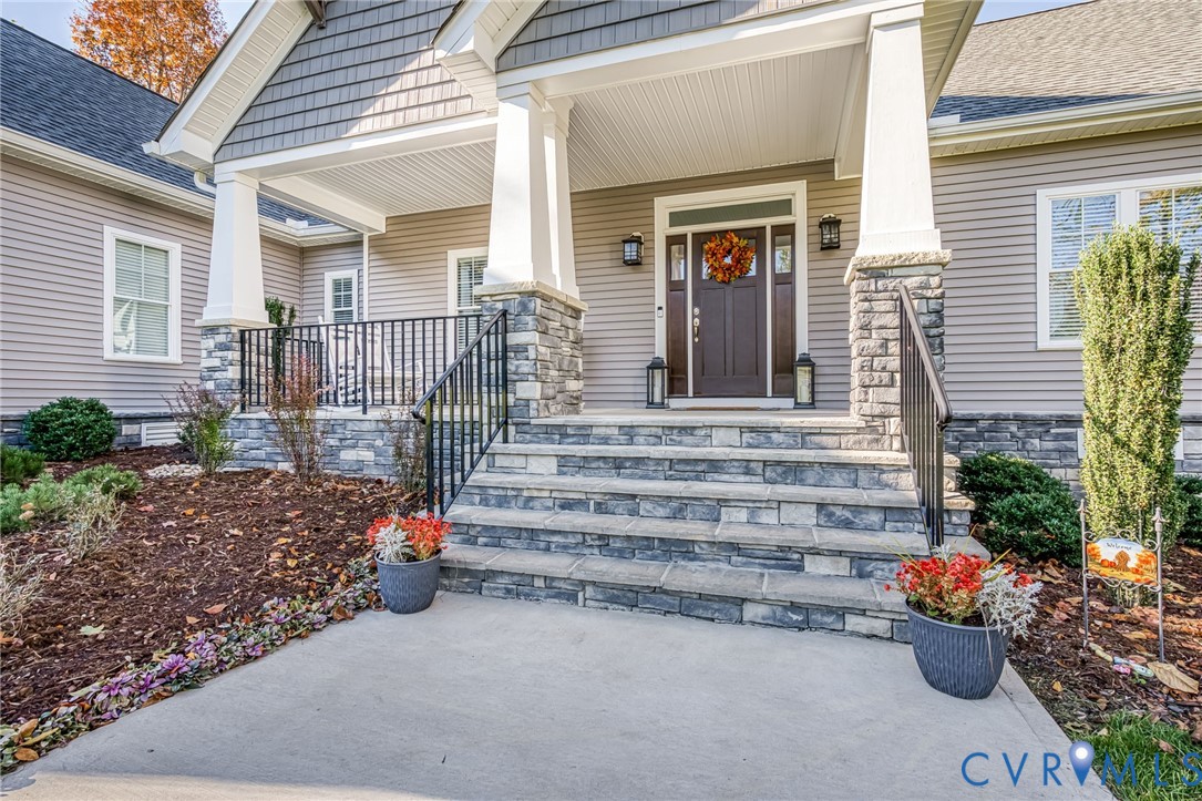 8113 Lake Margaret Ter