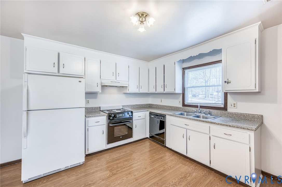8913 Huntingcreek Ter