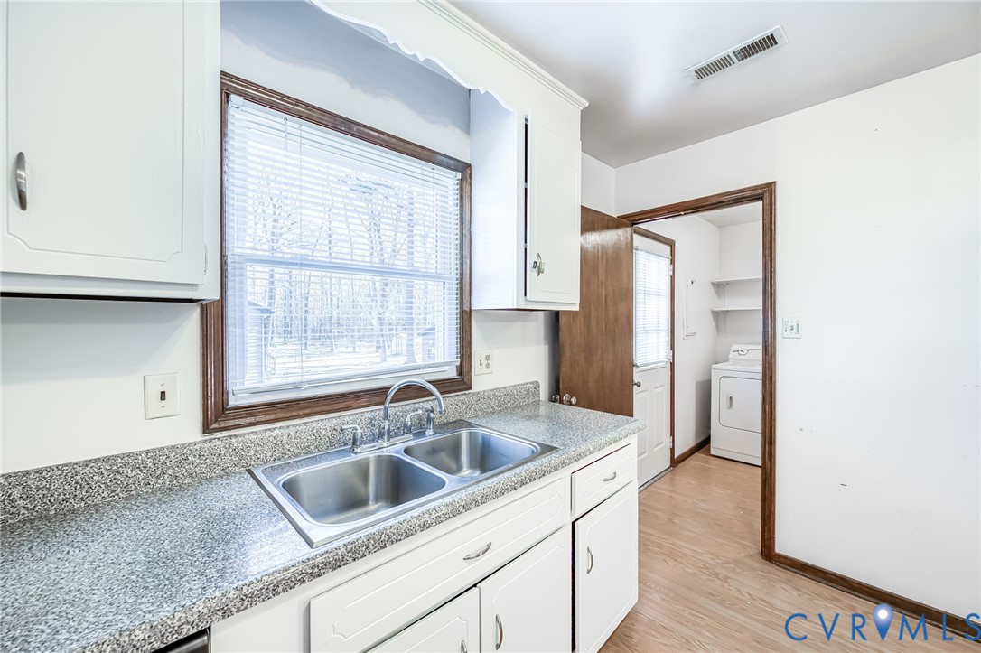 8913 Huntingcreek Ter