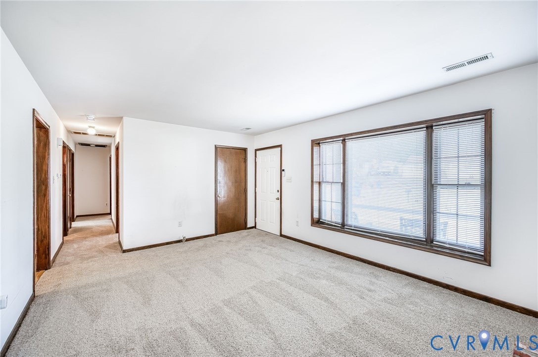 8913 Huntingcreek Ter