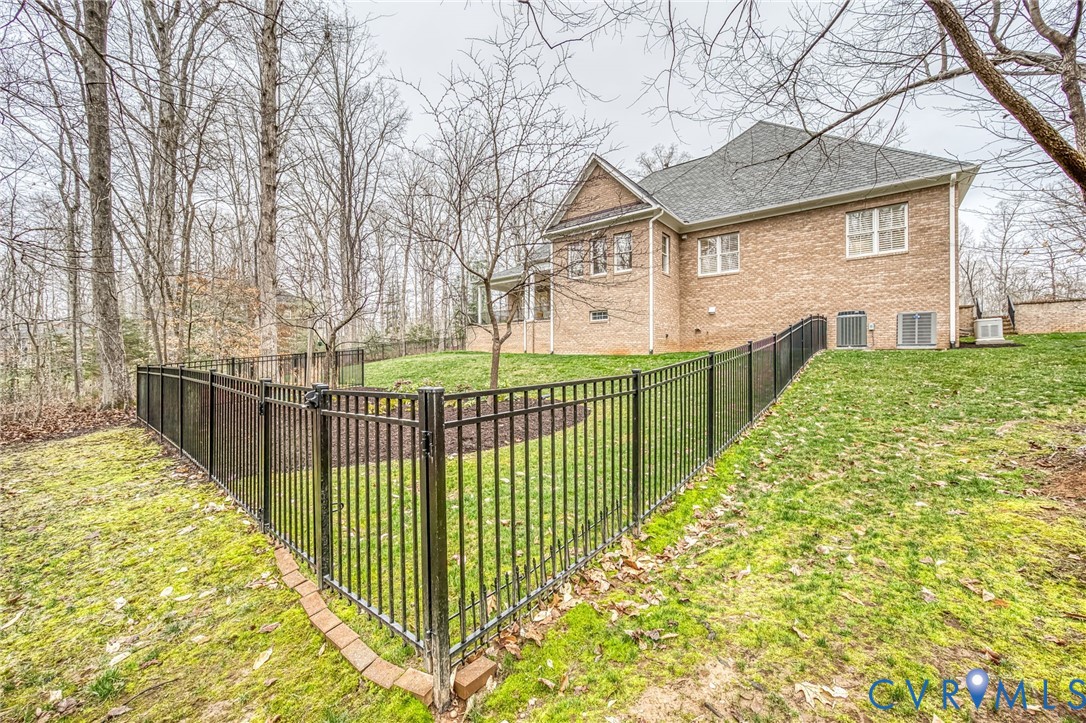 1642 Fallen Timber Trl