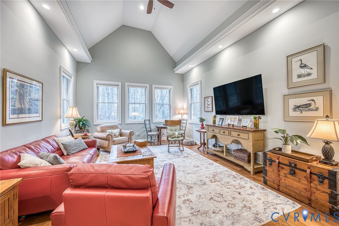 1642 Fallen Timber Trl