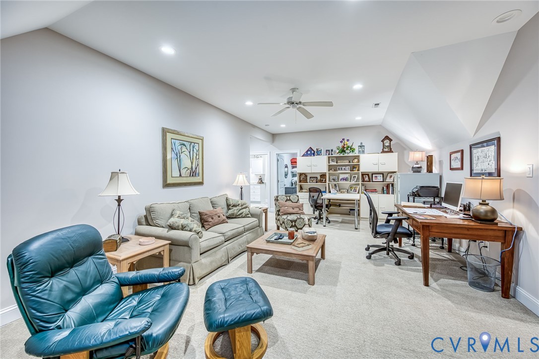 1642 Fallen Timber Trl