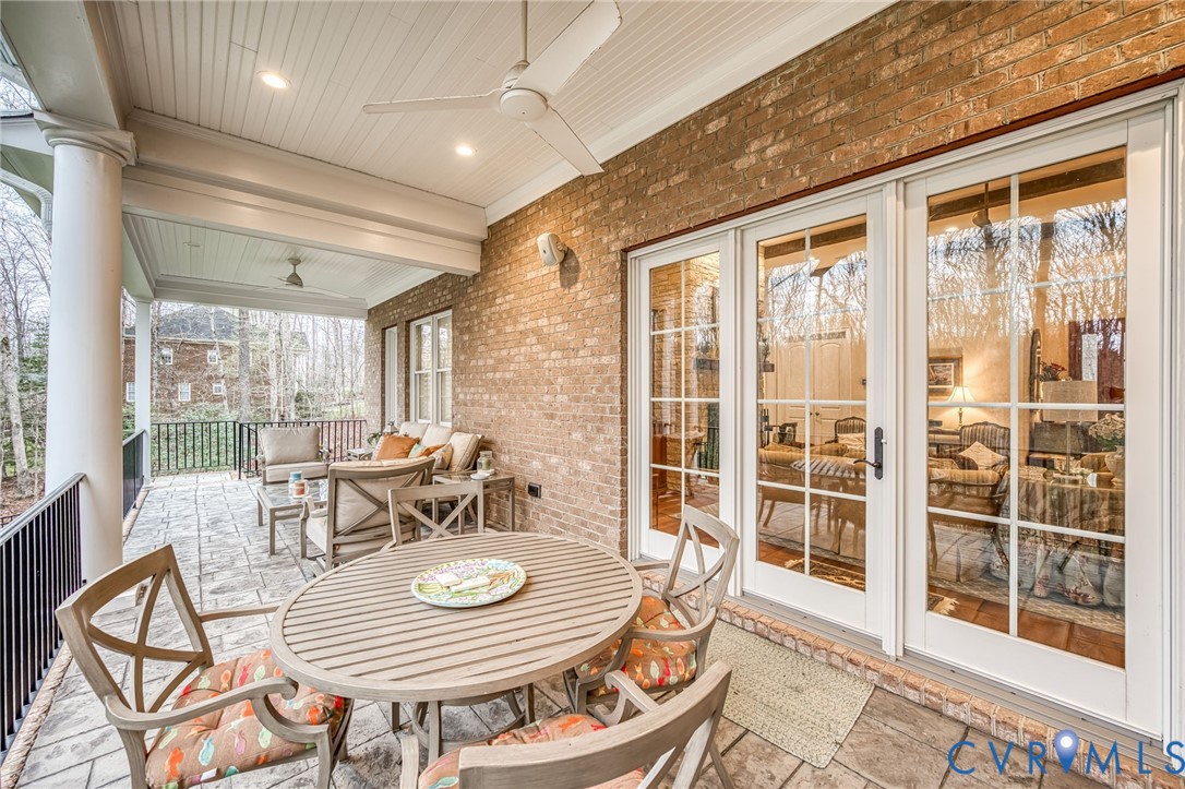 1642 Fallen Timber Trl