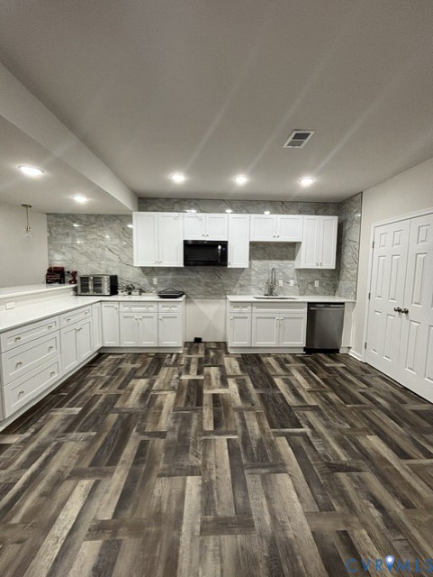 8936 Lewdown Pl