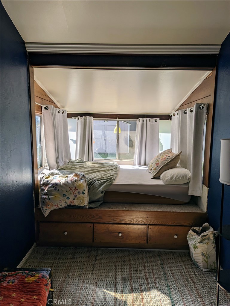 727 W 10th Street 1-3